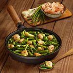Revuelto-de-ajos-esparragos-y-gambas