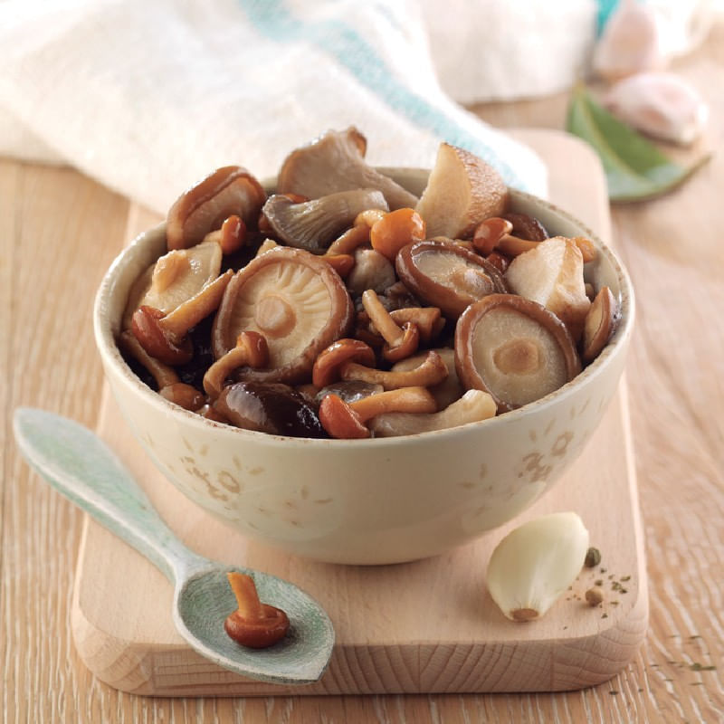 Surtido-de-setas-con-boletus-silvestres