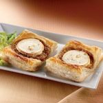 Hojaldre-de-queso-de-cabra-y-cebolla-caramelizada