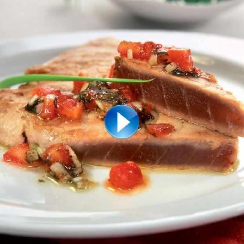 Atun-con-picadillo-de-tomate