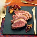 Magret-de-pato-con-col-lombarda-y-manzana