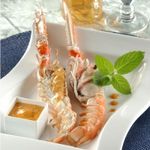 Cigalas-con-salsa-romesco