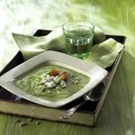 Crema-verde-con-queso-de-cabra-y-pipas