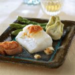 Lomo-de-bacalao-confitado-en-ajo-con-verduritas