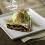 Crepes-de-chocolate-con-helado-de-vainilla