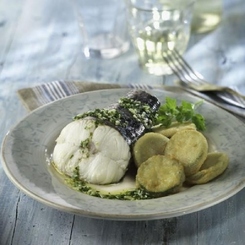 Cola-de-merluza-al-vapor-con-pesto-de-perejil-y-almendras
