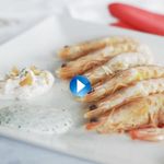 Langostino-mediterraneo-con-salsa-de-caviar-y-salmon-ahumado