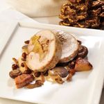 Pollo-relleno-de-manzana-nueces-y-miel-con-salsa-de-foie