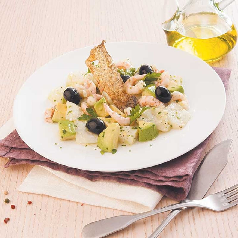 Bacalao-con-vinagreta-de-aguacate-y-gambas
