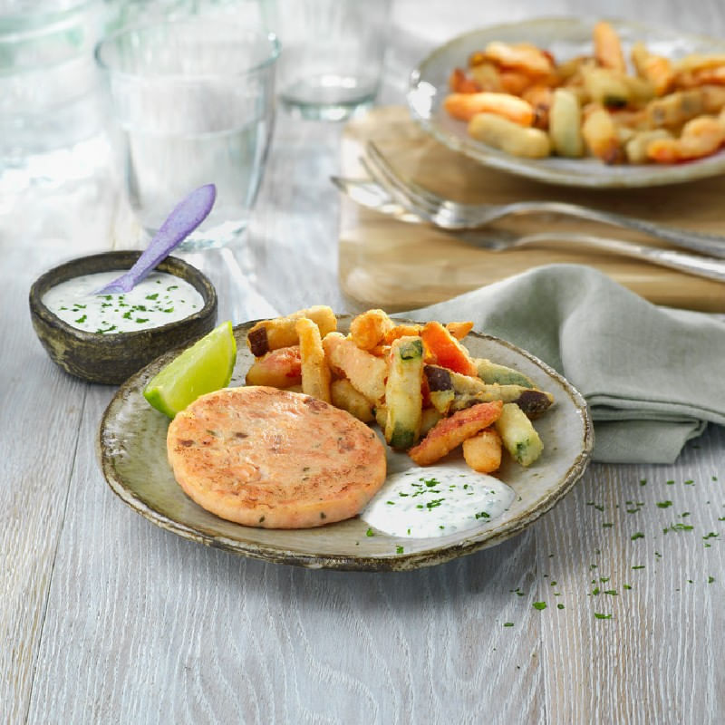 Hamburguesa-de-salmon-con-verduras-en-tempura