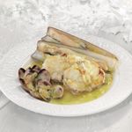 Rodajas-de-rape-con-almejas-y-navajas
