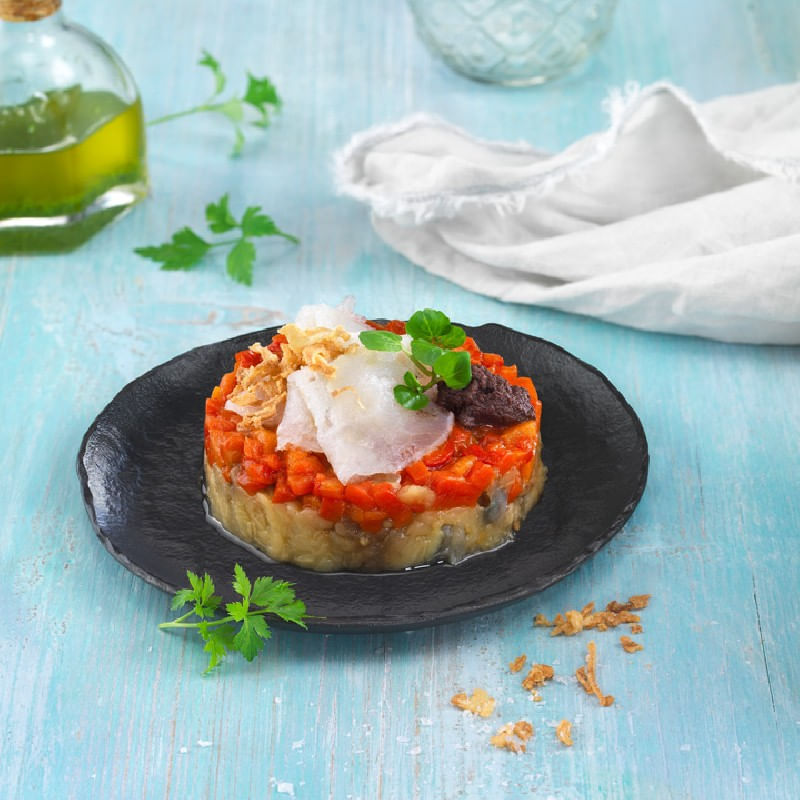 Tartar-de-escalivada-con-carpaccio-de-bacalao