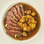 Magret-de-pato-a-la-vainilla-con-mango-braseado