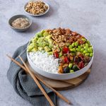 Poke-bowl-de-salmon
