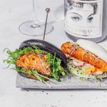 Bao-negro-con-salmon-hot-smoked