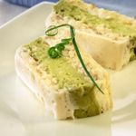 Pastel-de-merluza-y-aguacate