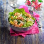 Ensalada-de-rucula-con-pina-gambon-y-vieiras