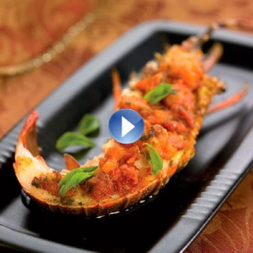 Langosta con salsa de lima y tomate a la albahaca