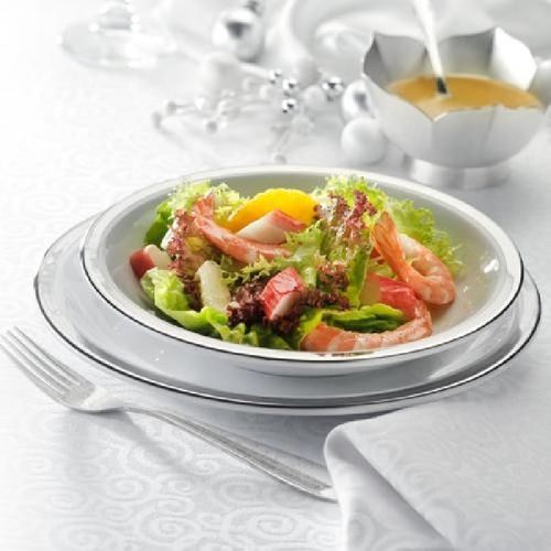 Ensalada de langostinos y surimi con vinagreta de cítricos