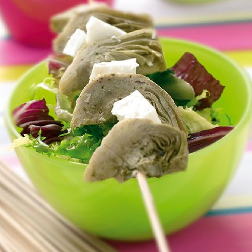 Brocheta de alcachofa y feta