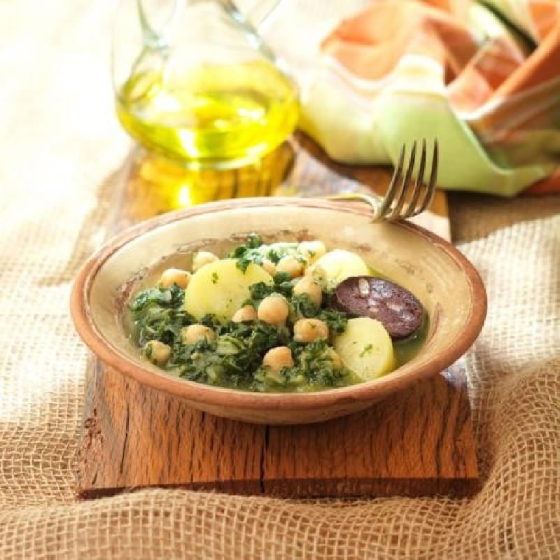 Acelgas-con-patatas-garbanzos-y-morcilla