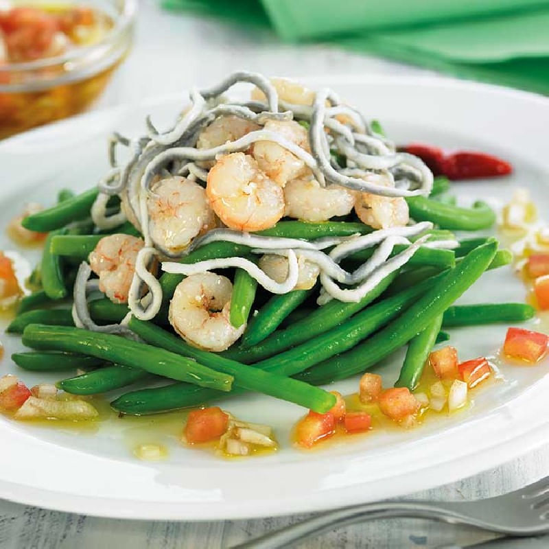 Ensalada-de-judias-verdes-con-sabores-de-angula-y-gambas
