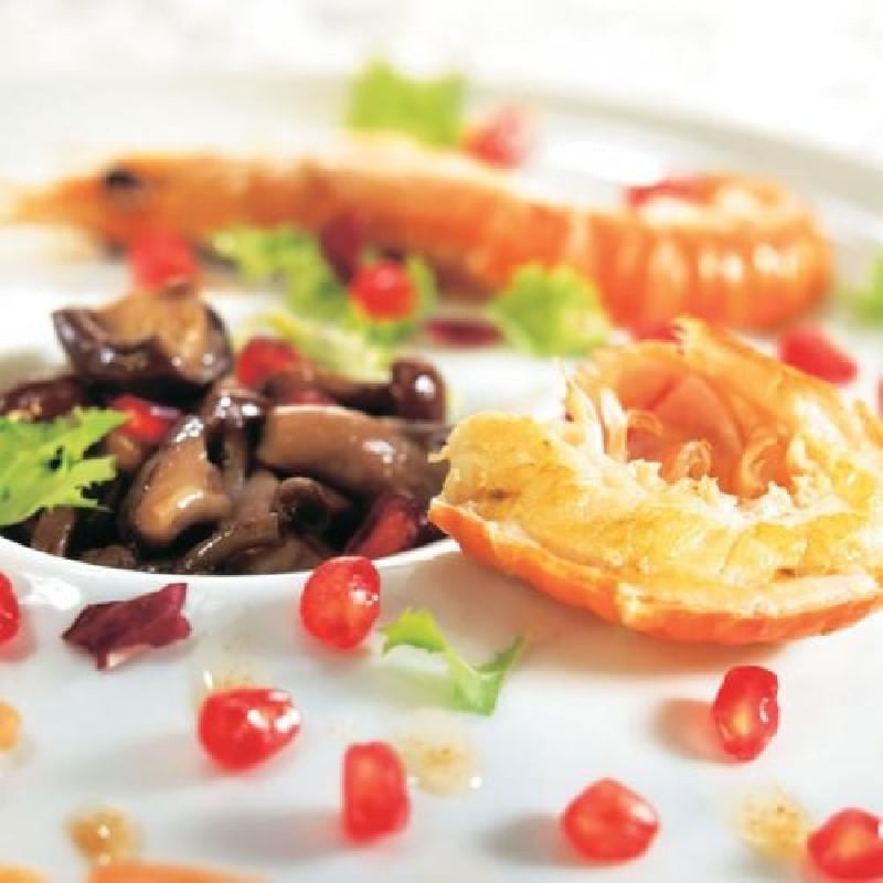 Ensalada-de-cigalas-y-setas-confitadas