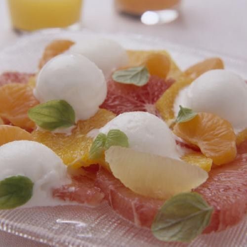 Sorbete de limón con ensalada de cítricos