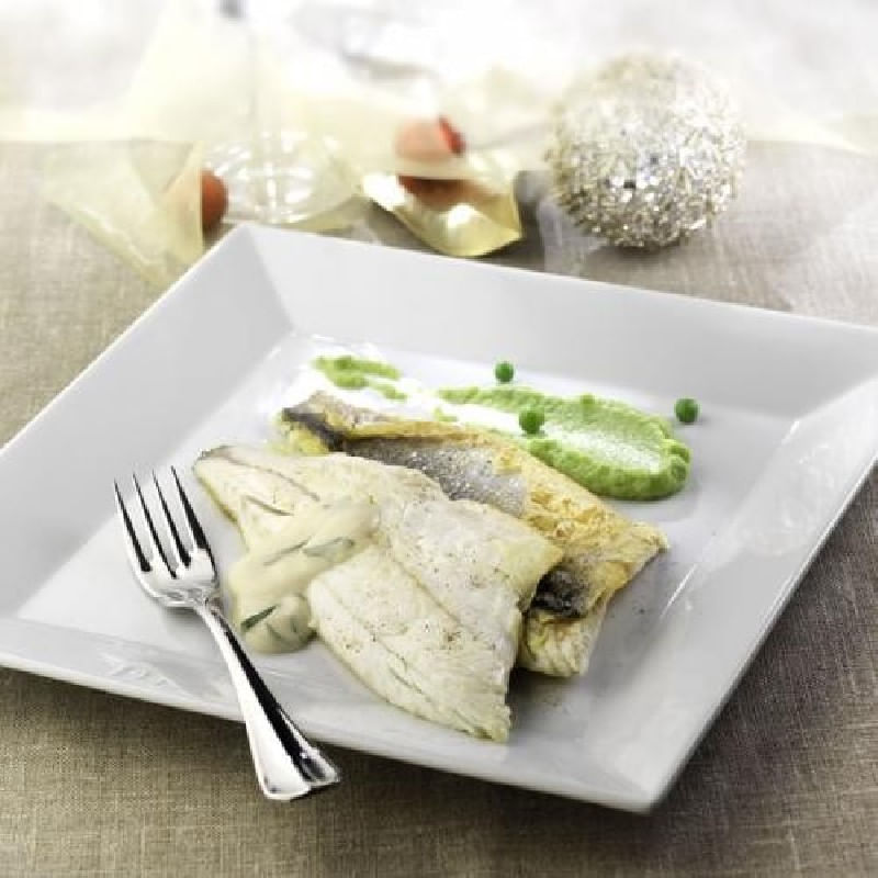 Lubina-con-pure-de-guisantes-dulces-y-patatas