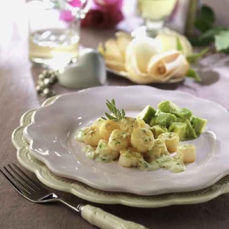 Vieiras-con-salteado-de-aguacate