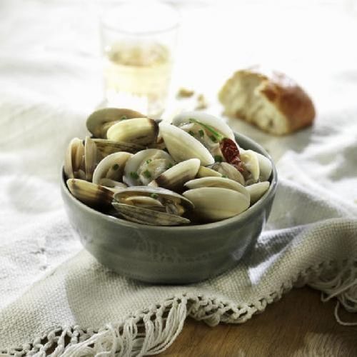 Cloïsses al vapor amb vi blanc