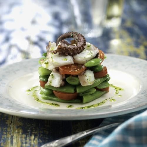 Amanida de pop, mongetes i tomàquets cherry