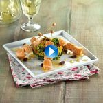 Brochetas-de-salmon-con-miel-sobre-cous-cous-y-espinacas