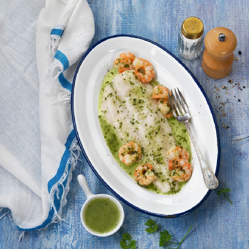 Filetes-de-merluza-en-salsa-verde-con-gambas