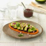 Falsas-tostadas-de-boniato-con-aguacate-y-pate-de-aceitunas