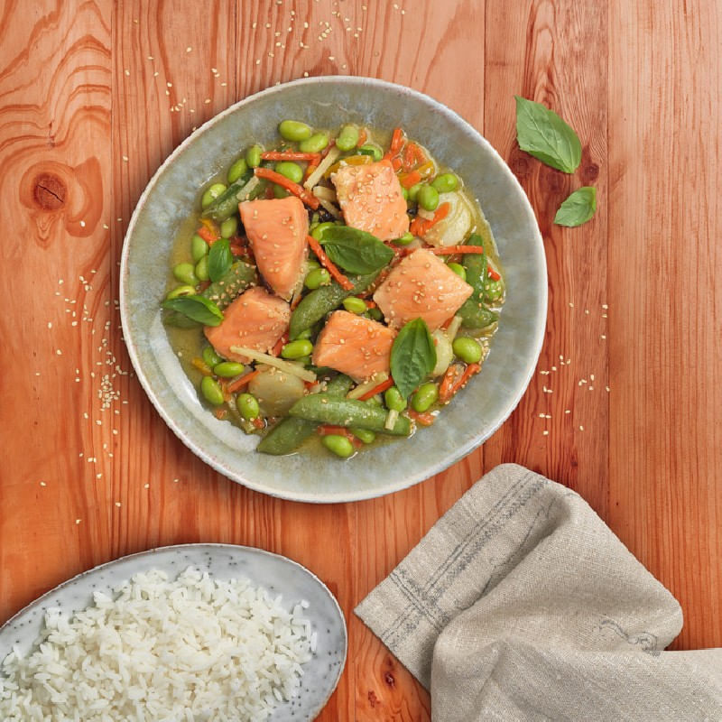 Curry-verde-de-salmon-con-verduras