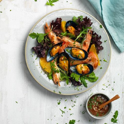 Amanida de llagostins i musclos amb salsa thai