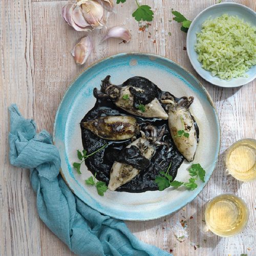 Chipirones rellenos en su tinta