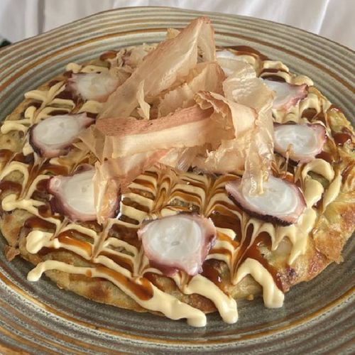 Okonomiyaki con carpaccio de pulpo
