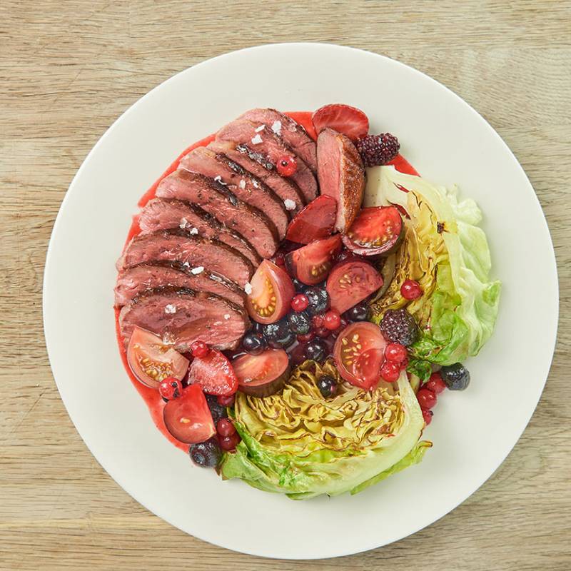 Magret-de-pato-con-frutos-rojos