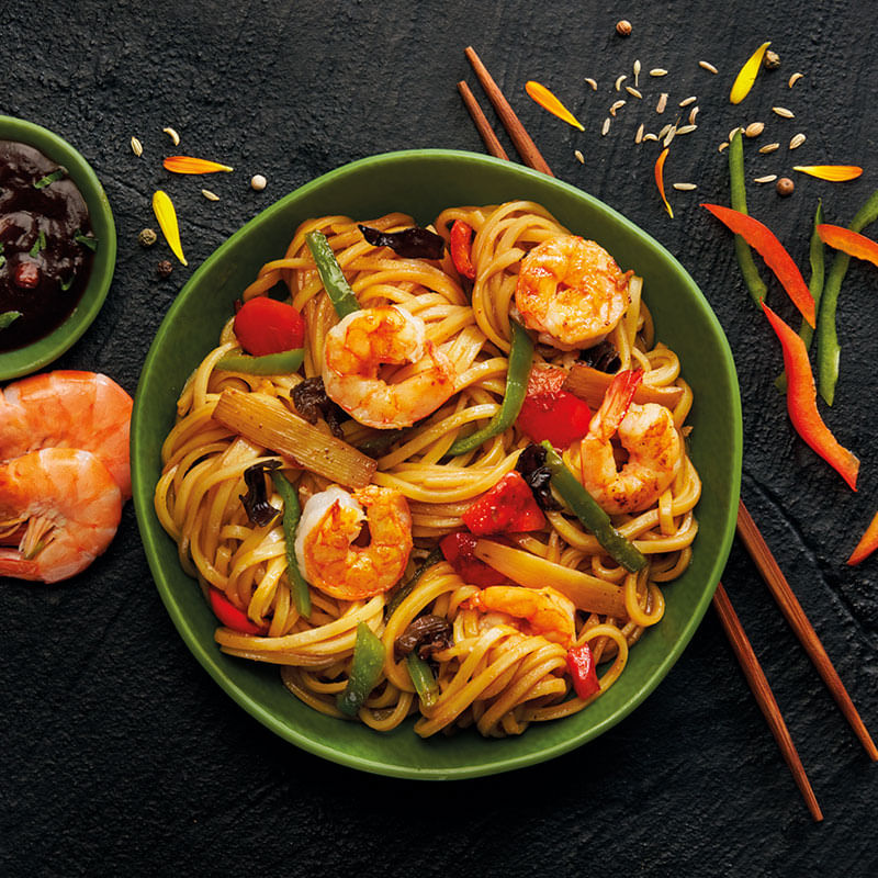 50035-noodles-con-marisco-plato
